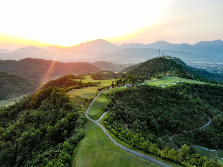 힐탑 밸리 골프 클럽 · 산과 호수의 코스 전경