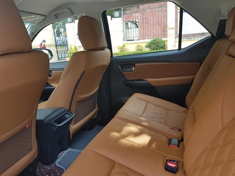 7인승 SUV 실내 좌석 안내 사진